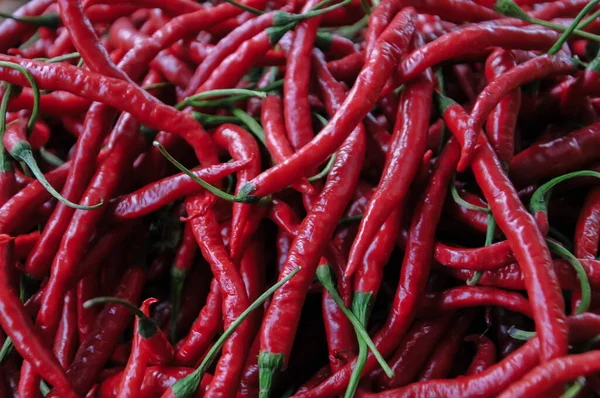 Mini markette taze biber.