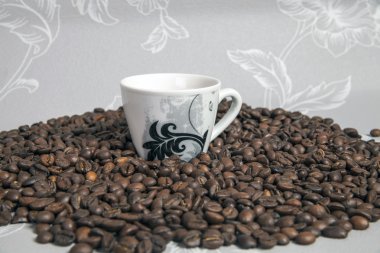 Küçük espresso kap ve kahve fasulye