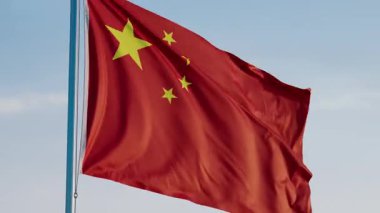 Çin Pekin Ulusal Bayrağı Sinematik Gerçekçi Dalgalanan Dolly Mavi Gök