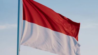 Endonezya Jakarta Bayrağı Sinematik Gerçekçi Dalgalanan Dolly Mavi Gök