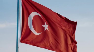 Türkiye, Ankara: Mavi Gökyüzüne Karşı Ulusal Sinema Bayrağı Dalgalanıyor