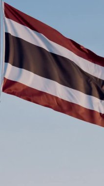 Tayland, Bangkok: Mavi Gökyüzüne Karşı Ulusal Sinema Dalgalanması