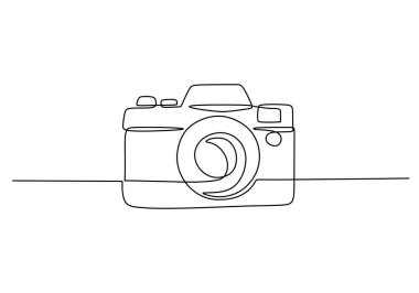 Minimalist bir fotoğraf makinesi çizimi. Fotoğrafçılığı, yaratıcılığı ve anı yakalamayı temsil eden basit bir illüstrasyon. Düzenlenebilir darbeyle sürekli tek el çizimi.