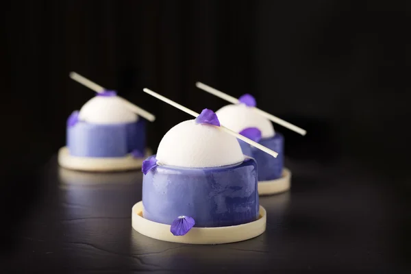 Beyaz çikolatalı kek, pasta