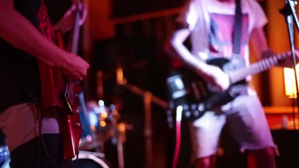 Guitarrista em uma banda de rock — Vídeo de Stock