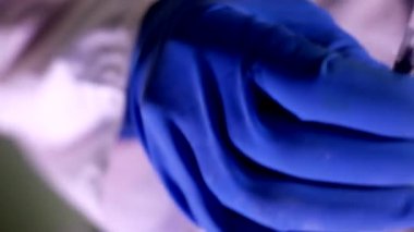 Enjekte etmek uygundur ürpertici doktor