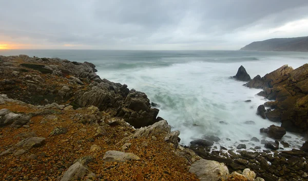 Guincho Beach muhteşem kayalıklarla