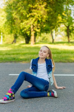 Güzel kızın portresi.