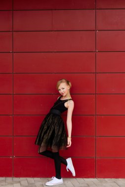 Güzel kızın portresi.