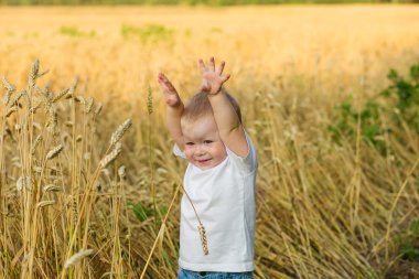 Çocuk çavdar alanındaki
