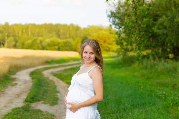 妊婦の肖像画です — ストック写真