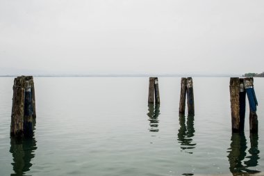 Gölde ahşap rıhtım