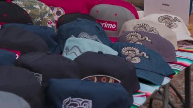 Austin Teksas 16 Eylül 2025 Meksika Kültür Festivali Esnaf Nakışlı Şapka Koleksiyonu 14