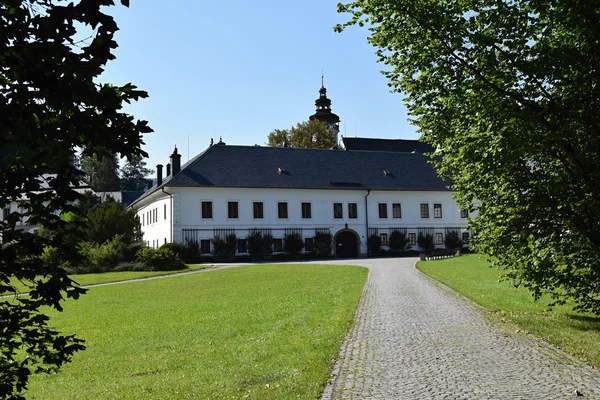 Kasteel in grote Losiny Tsjechië — Stockfoto