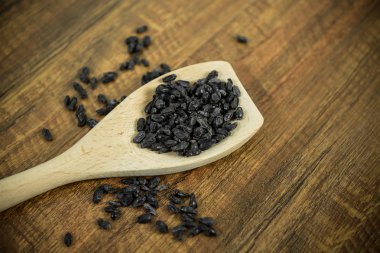 Tahta kaşıkla dökülen kızamık