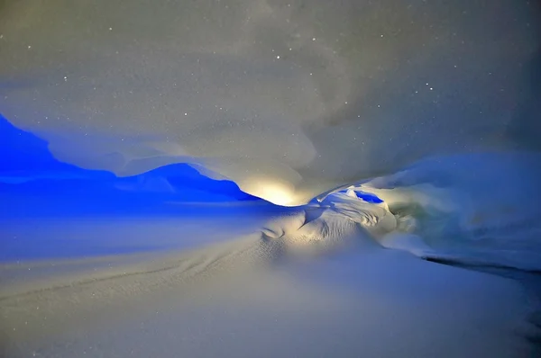 Cuevas de hielo. Antártida — Foto de Stock