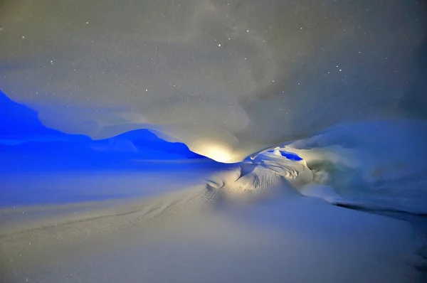 얼음 동굴입니다. 남극 대륙 스톡 사진