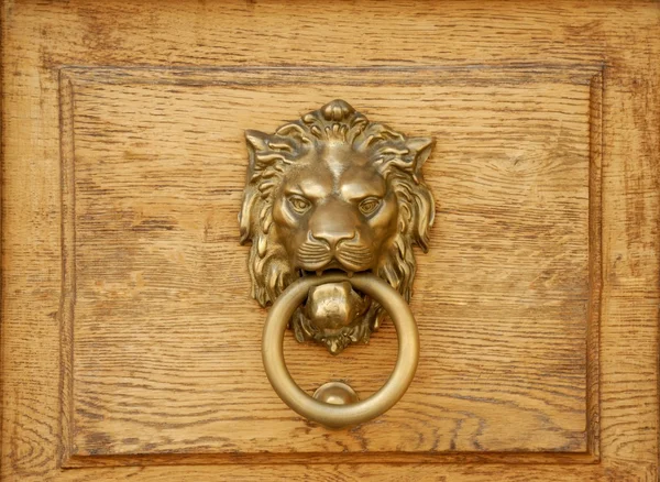 Aslan kapısı tokmağı 