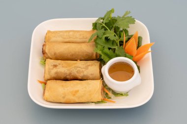 Sebze ve sebzeli börek.