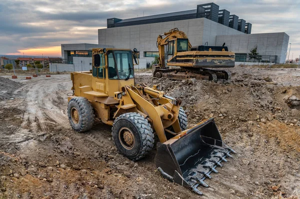 Deux Pelles Sur Chantier Construction Effectuant Terrassement — Photo