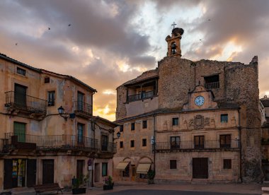 Segovia ilinin Sepulveda köyü. İspanya 'nın en güzel köylerinden biri olarak kabul edilir..