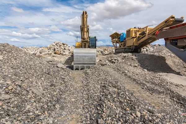 Excavadora Máquina Para Transformar Piedra Roca Grava — Foto de Stock