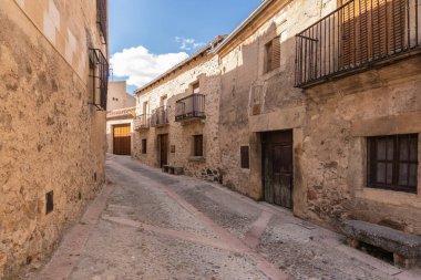 Segovia ilinin Pedraza ilçesinin sokakları (İspanya))