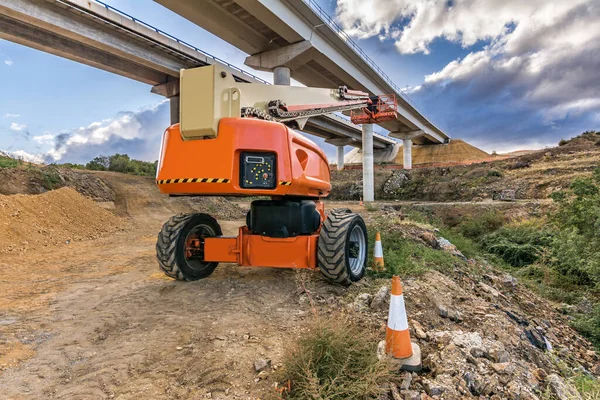 Hefplatform Voor Bouw Reparatie Van Een Autobrug Stockafbeelding