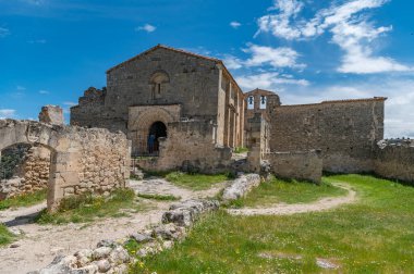 San Frutos 'un İspanya' nın Segovia eyaletindeki Hoces del Duraton 'da inziva yeri.