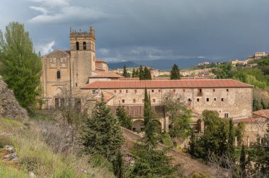 İspanya 'nın Segovia kentindeki Parral manastırı.