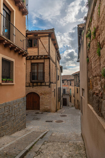 The Jewish quarter is a medieval neighborhood, which allows us to enter a path of encounter with the past. Restored with the help of the government of Israel.