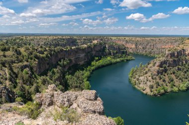 San Frutos 'un İspanya' nın Segovia eyaletindeki Hoces del Duraton 'da inziva yeri.