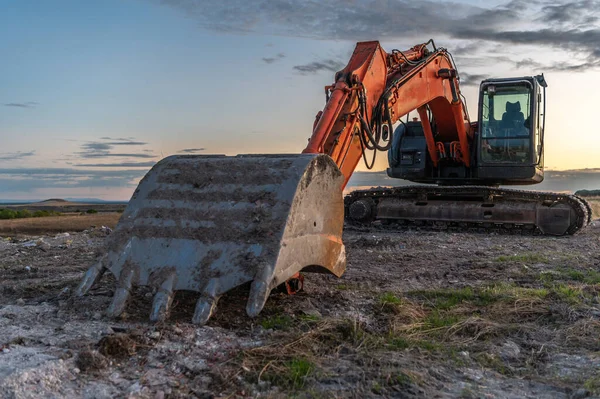 Escavadeira Movendo Sujeira Areia Canteiro Obras — Fotografia de Stock