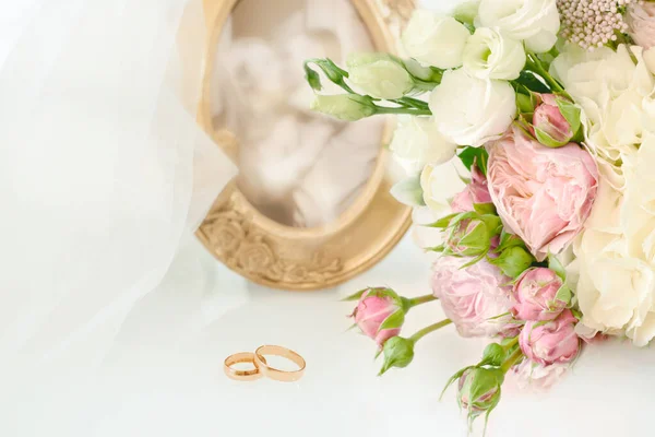 Arranjo Casamento Buquê Noiva Foto Emoldurada Casal Anéis Casamento — Fotografia de Stock