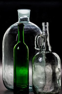 cam şişe, boş, orijinal, siyah arka plan üzerine