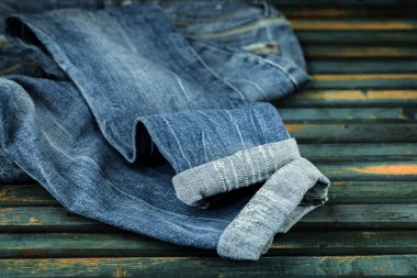 Grup kot mayınları, ahşap arka plan üzerinde Modern giyimleri