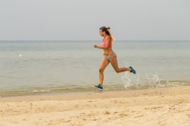 plaj sporları güzel sportif kız