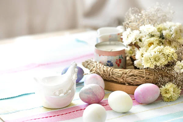 Easter Composition Eggs Candle Flowers Table Close — Stock Photo, Image