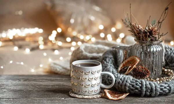 Composición Invierno Con Una Hermosa Taza Bebida Caliente Sobre Fondo —  Fotos de Stock