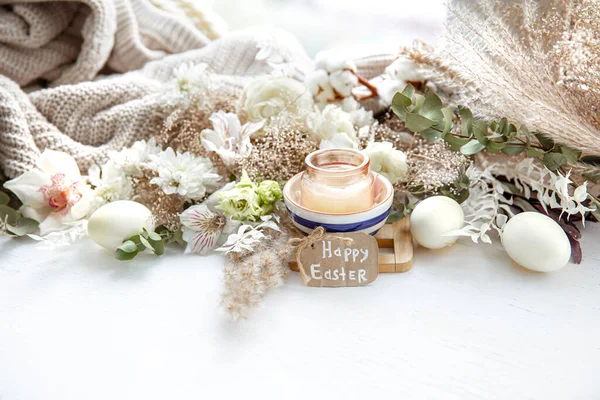 Nature Morte Printemps Avec Des Œufs Pâques Des Bougies Dans — Photo