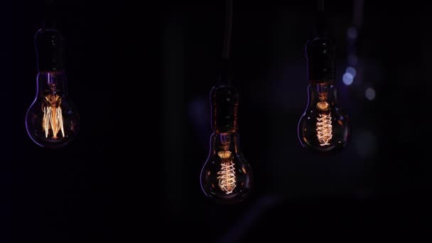 Des Ampoules Décoratives Vintage Allument Brillent Dans Obscurité Mouvement Concept — Video