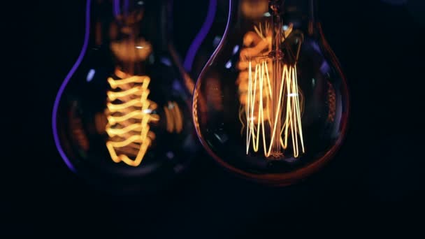 Close Lâmpadas Decorativas Brilham Escuro Com Luz Quente Conceito Decoração — Vídeo de Stock