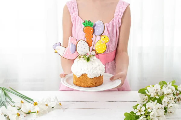 Easter Composition Festive Cake Decorated Gingerbread Sticks Concept Preparing Easter — Stock Photo, Image