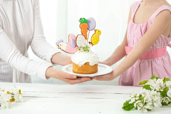 Easter Composition Beautifully Decorated Easter Cake Concept Preparing Family Holiday — Stock Photo, Image