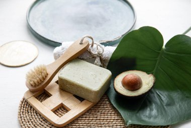 Doğal ve organik vücut bakım ürünleriyle yaşam devam ediyor. Sağlık ve güzellik kavramı.