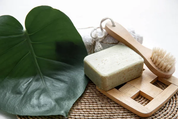 Doğal ve organik vücut bakım ürünleriyle yaşam devam ediyor. Sağlık ve güzellik kavramı.