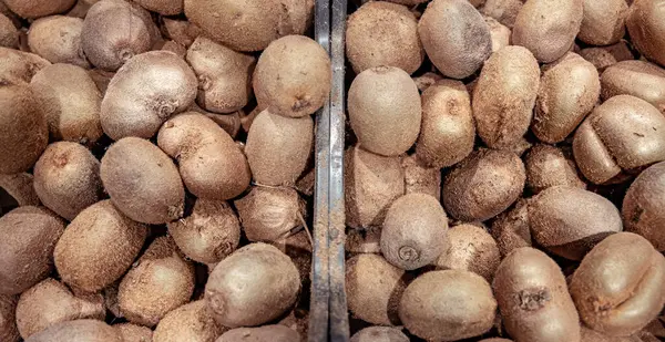 Una Caja Kiwis Supermercado Frutas Ecológicas Naturales —  Fotos de Stock