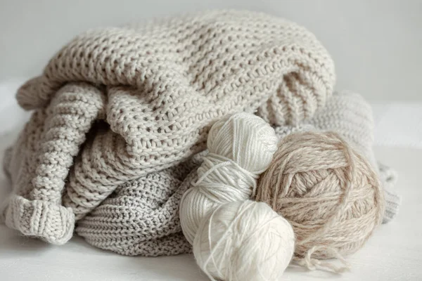 Knitted Warm Sweaters Pastel Colors Skeins Thread Close — Stock Photo, Image