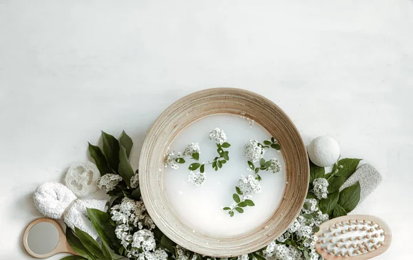 Composición Del Spa Con Agua Jabonosa Productos Belleza Cuidado Corporal — Foto de Stock