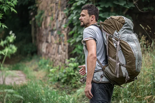 Man Hike Large Backpack Travels Forest — Stock Photo, Image